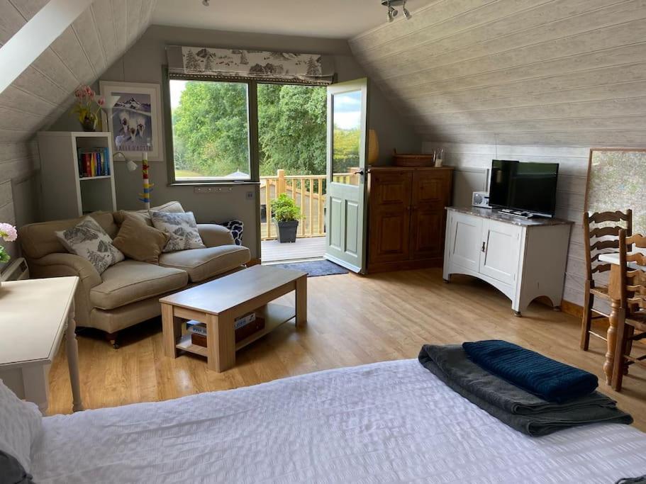 Hazelhurst - Close To Bewl Water *